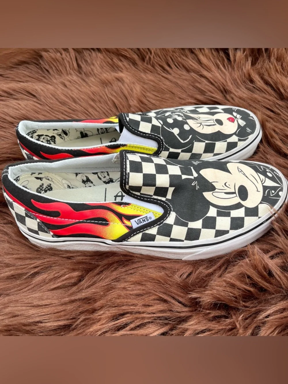 Disney x Vans Mickey and Minnie Canvas Sneakers - Picture 7 of 14